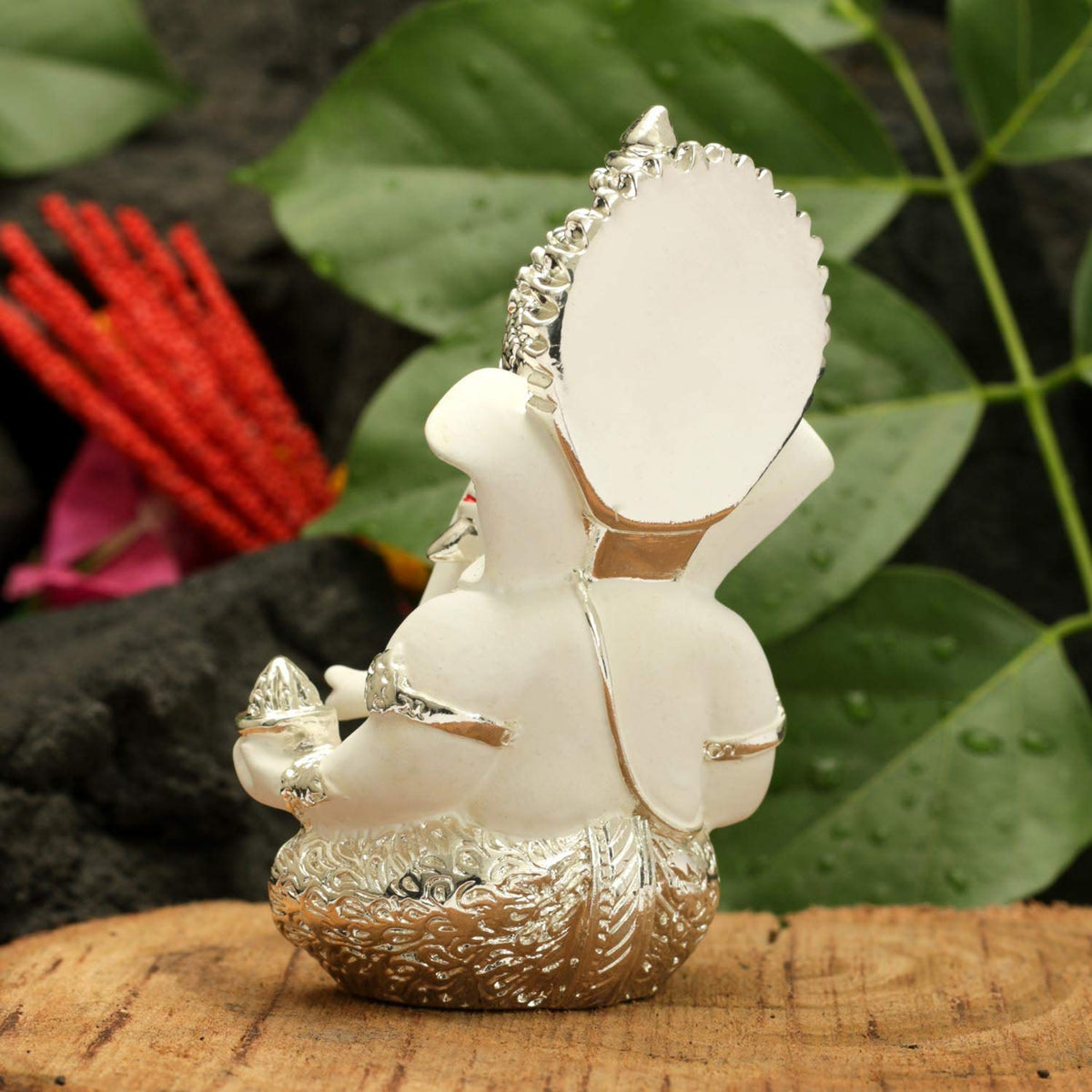 Ganesha Idol Silver Plated Ganesh for Car Dashboard Statue Ganpati Ganesh Idol for Gift Figurine Luck & Success Diwali Gifts Home Decor Gift for ganpati Festival, (3.5 x 2 inches)