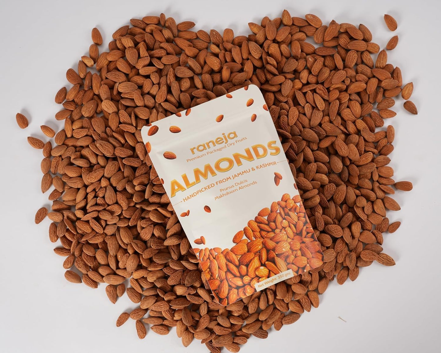 Raneja Pure California Almonds/Badam Whole 250g, 100% Natural Real Nuts & Dry Fruit Freshly Cleaned and Cleared, High in Fiber, Badam Giri, Rich in Protein, Magnesium, Phosphorus and Dietary Fibre