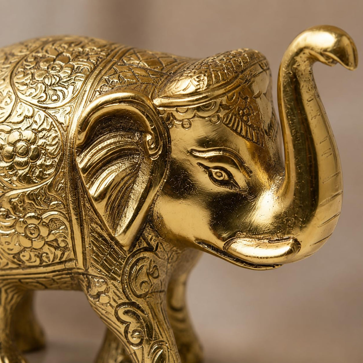 Metal Elephant Showpiece, Gold Plated, 12.5x6x9 CM