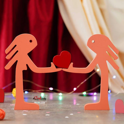 eCraftIndia Wooden Handcrafted Romantic Couple Showpiece Holding Heart | Valentine Gift for Girlfriend Boyfriend Husband Wife Special Love Her Him | Valentine Day Decoration Items