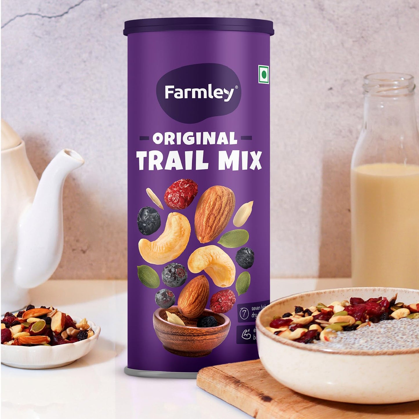 Farmley Trail Mix | 7 Superfood in 1 Mixes | Dry Fruits Contains Almonds, Cashews, Blueberries, Blackcurrant, Pumpkin & Sunflower Seeds 325g (Pack of 1)