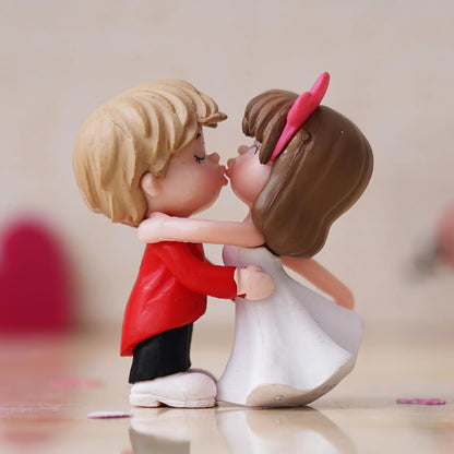 Valentine Gift for Girlfriend Boyfriend Kissing Couple Statue Decorative Showpiece for Home Decor Valentines Gift for Husband Wife Her Him | Valentine Day Decoration Items