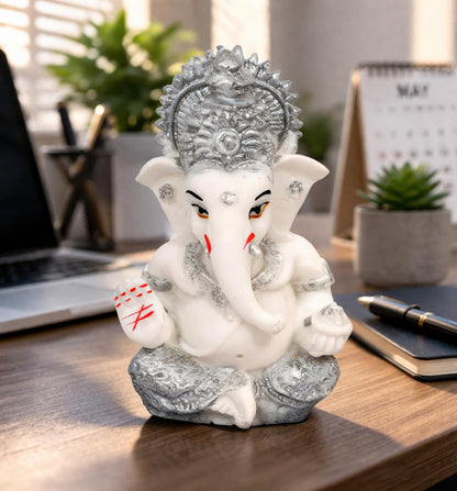 Shimmering White & Silver Ganesha Idol with Decorative Foam Flower – 3.5 Inch Polyresin Ganpati for Car Dashboard, Home & Office – Auspicious Gift for Griha Pravesh & New Car (White & Silver)