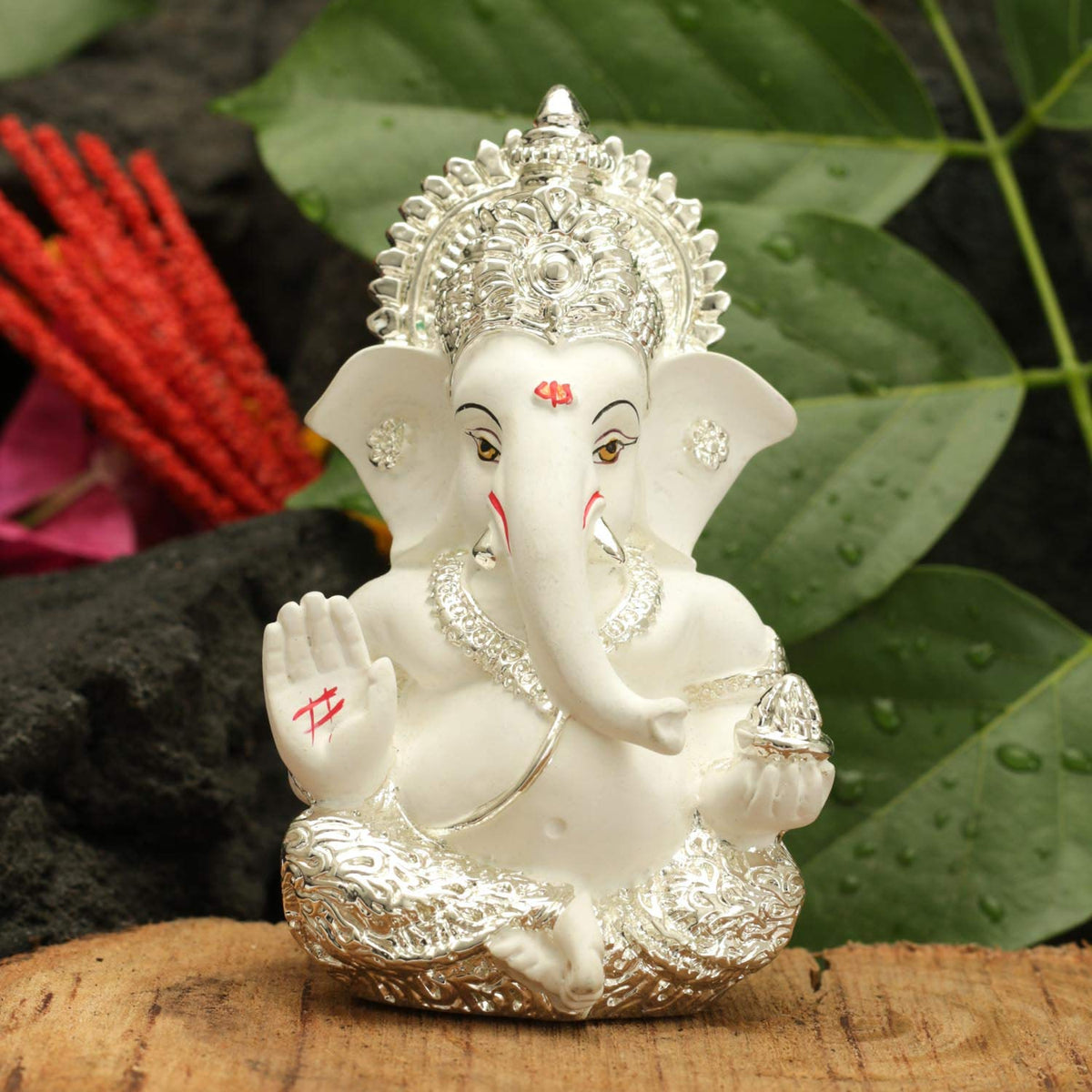 Ganesha Idol Silver Plated Ganesh for Car Dashboard Statue Ganpati Ganesh Idol for Gift Figurine Luck & Success Diwali Gifts Home Decor Gift for ganpati Festival, (3.5 x 2 inches)