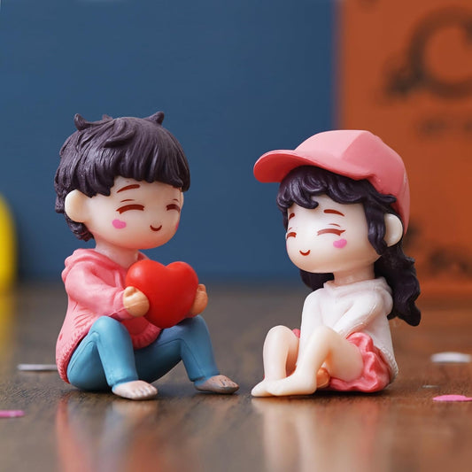 eCraftIndia Valentine Gift for Girlfriend Boyfriend Resin Miniature Cute Romantic Couple Statue Boy Giving Heart to Girl Showpiece Valentine Day Gift for Husband Wife Her Valentines Decoration Item