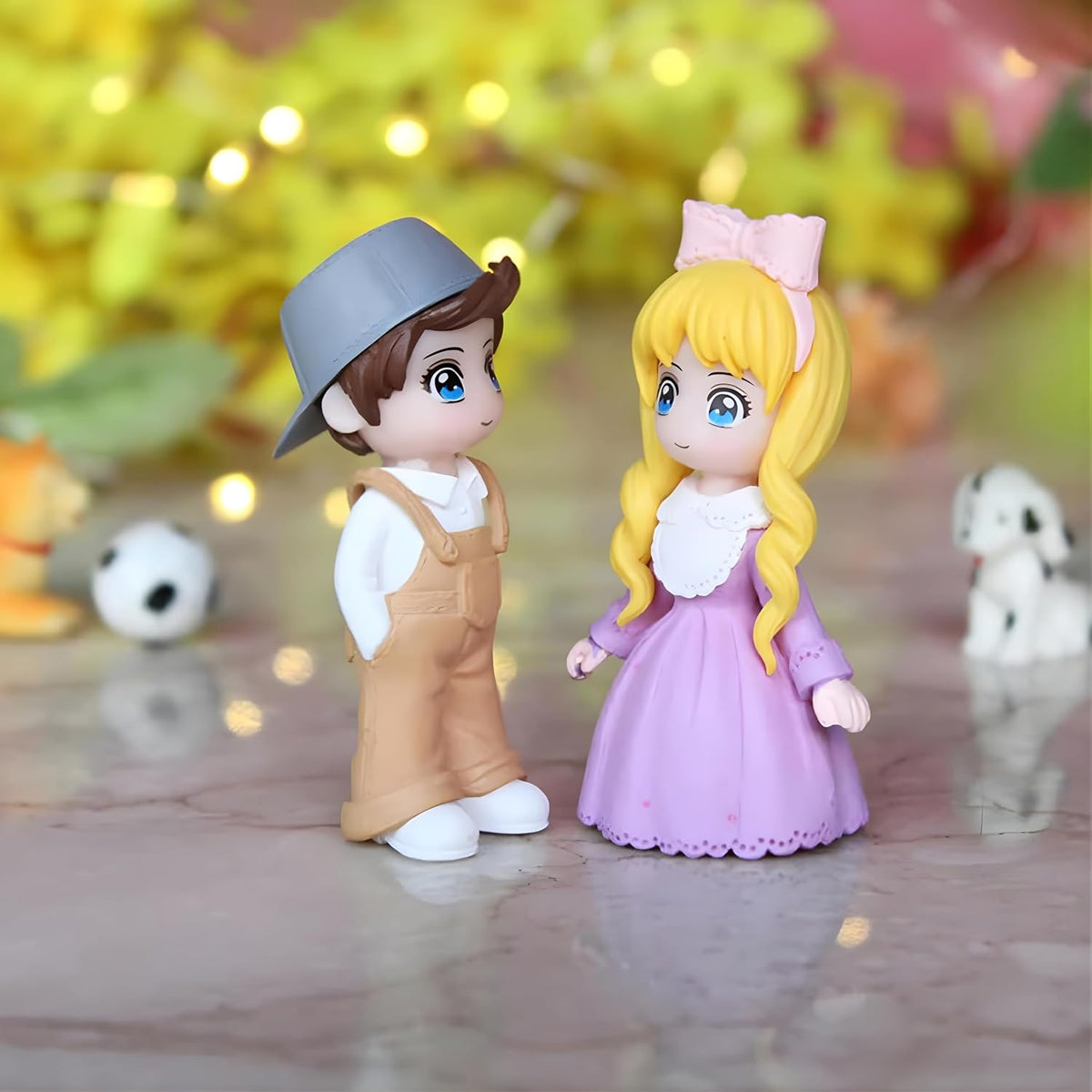 Romantic Lovely Couple Gift for Girlfriend Boyfriend Husband Wife Couple Miniatures Figurine for Valentines Day Gift for Your Love Valentines Gift Items Miniature Adventure Showpiece