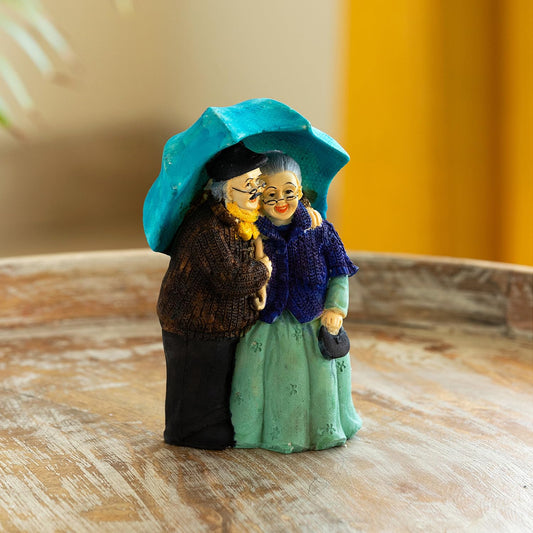 'Italian Old Umbrella Couple' Decorative Old Couple Under Umbrella Showpiece for Home Décor (Resin, 6.9 Inches)||Multicolored