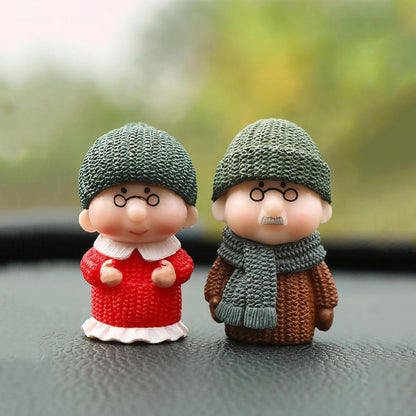 Old Aged Winter Wear Love Couple Set Decorative Showpiece for Home Room Decor Table Decoration Gift for Grand Parents Husband Wife Anniversary Birthday Valentines Gifts