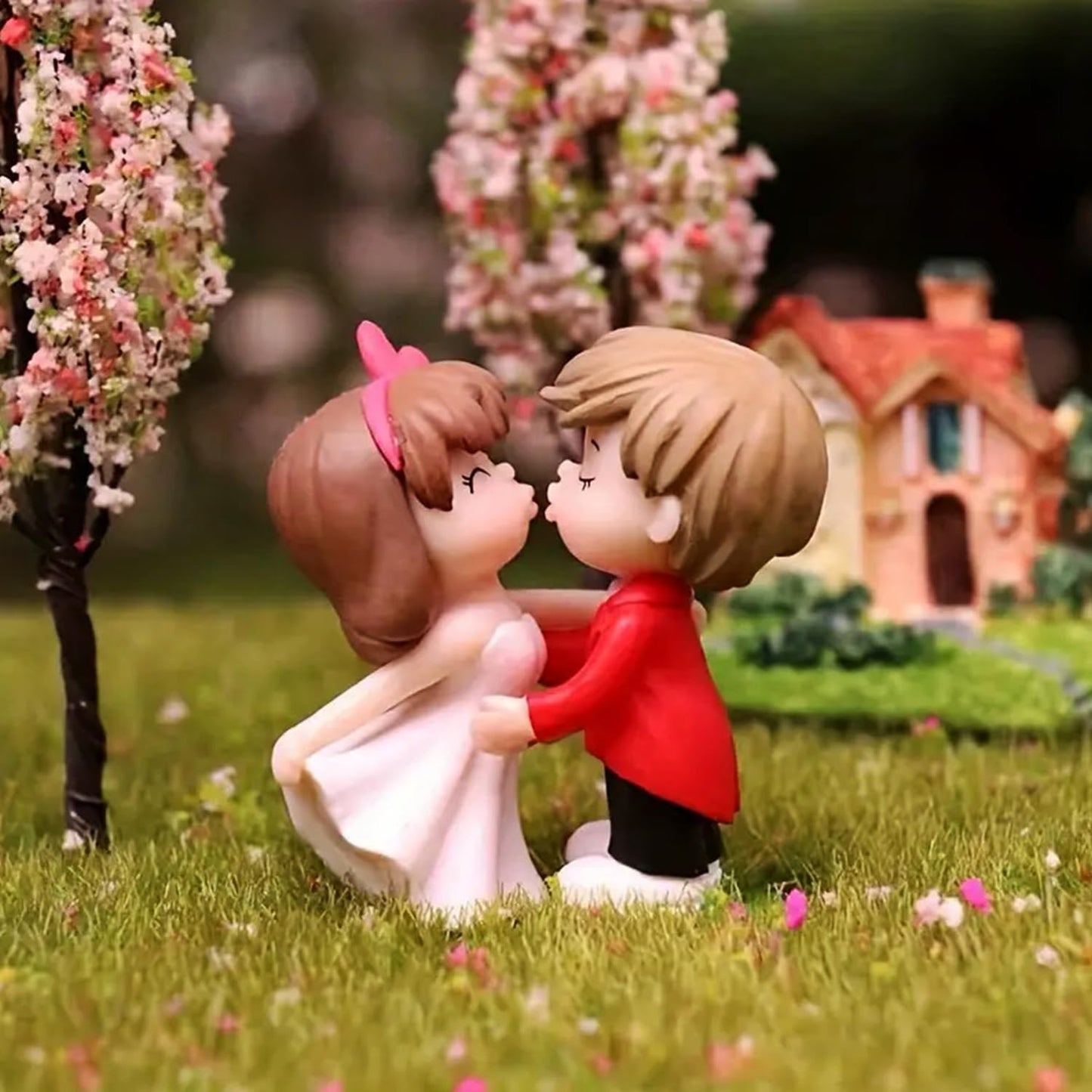 ascension Cute Kissing Couple Miniature Figurine Showpiece Gift for Husband Wife Romantic Valentine Day Gift for Girlfriend, Boyfriend Small Baby Couple Showpiece Valentines Gifts