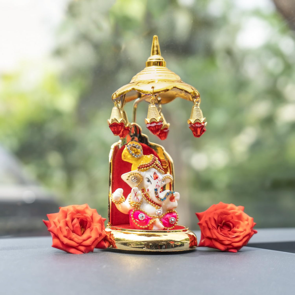 Ganesh Idol for Car Dashboard with Umbrella | Ganpati Idol for Cars | Vinayak Idols for Car Dashboard, Home Decor | Ganapathi for Home | Vinayagar Statue for Office Desk