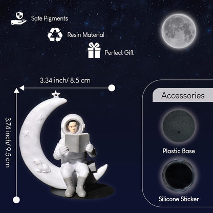 Street27® Cute Outer Space Astronaut Figurine Action Figure Toys Statue for Showpiece Home Living Room Decor Office Desktop Decoration Car Dashboard, Kids Birthday Party Gift, Resin