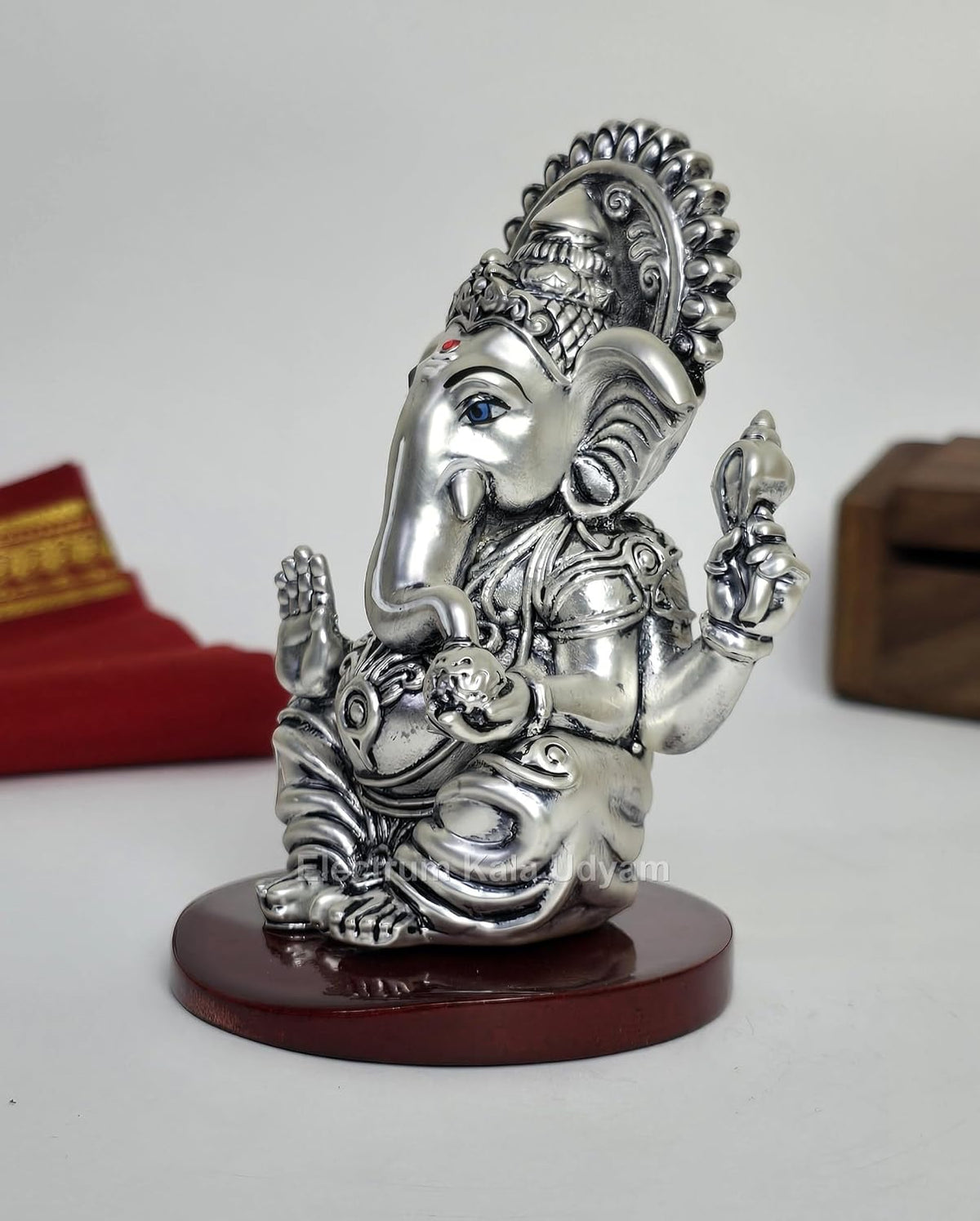 Vakaratunda Silver Plated Ganesha for Car Dashboard | Vinayaka for Office Desk &Shelves | Vinayagar for Home Decor & Ideal Housewarming Gift! (VAKARATUNDASIL-ANT-Matte-MDF)