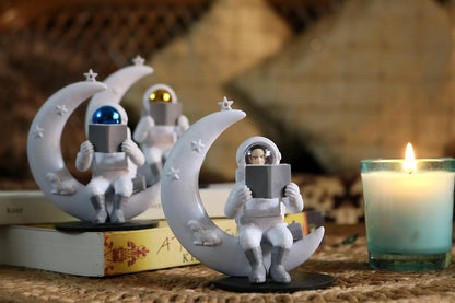 Street27® Cute Outer Space Astronaut Figurine Action Figure Toys Statue for Showpiece Home Living Room Decor Office Desktop Decoration Car Dashboard, Kids Birthday Party Gift, Resin