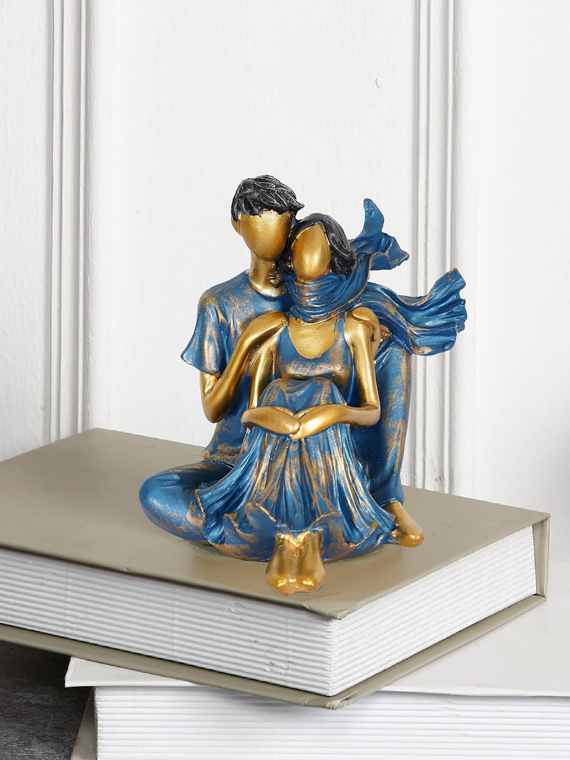 Presents New Romantic Couple Showpiece (Blue), Resin, 10 cm, 7 cm