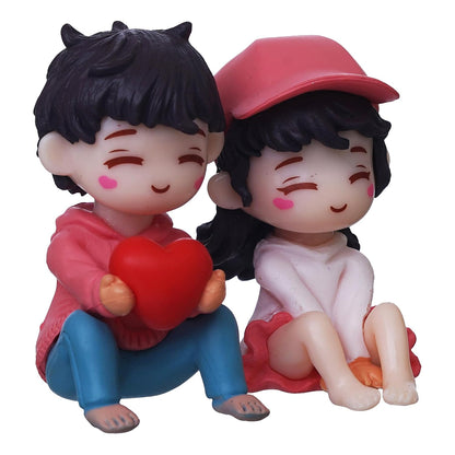 eCraftIndia Valentine Gift for Girlfriend Boyfriend Resin Miniature Cute Romantic Couple Statue Boy Giving Heart to Girl Showpiece Valentine Day Gift for Husband Wife Her Valentines Decoration Item
