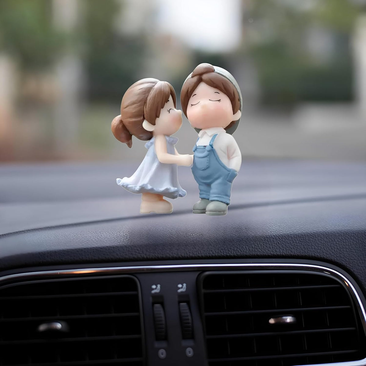 Car Dashboard Couple Showpiece Figurine Toys Gift with 4 Resin Adhesive Stickers for Car Lovers, Adorable Accessories for Interior Car Decoration