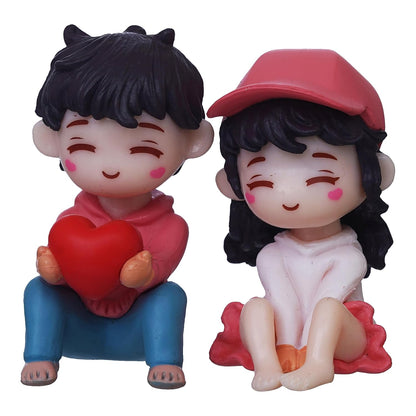 eCraftIndia Valentine Gift for Girlfriend Boyfriend Resin Miniature Cute Romantic Couple Statue Boy Giving Heart to Girl Showpiece Valentine Day Gift for Husband Wife Her Valentines Decoration Item