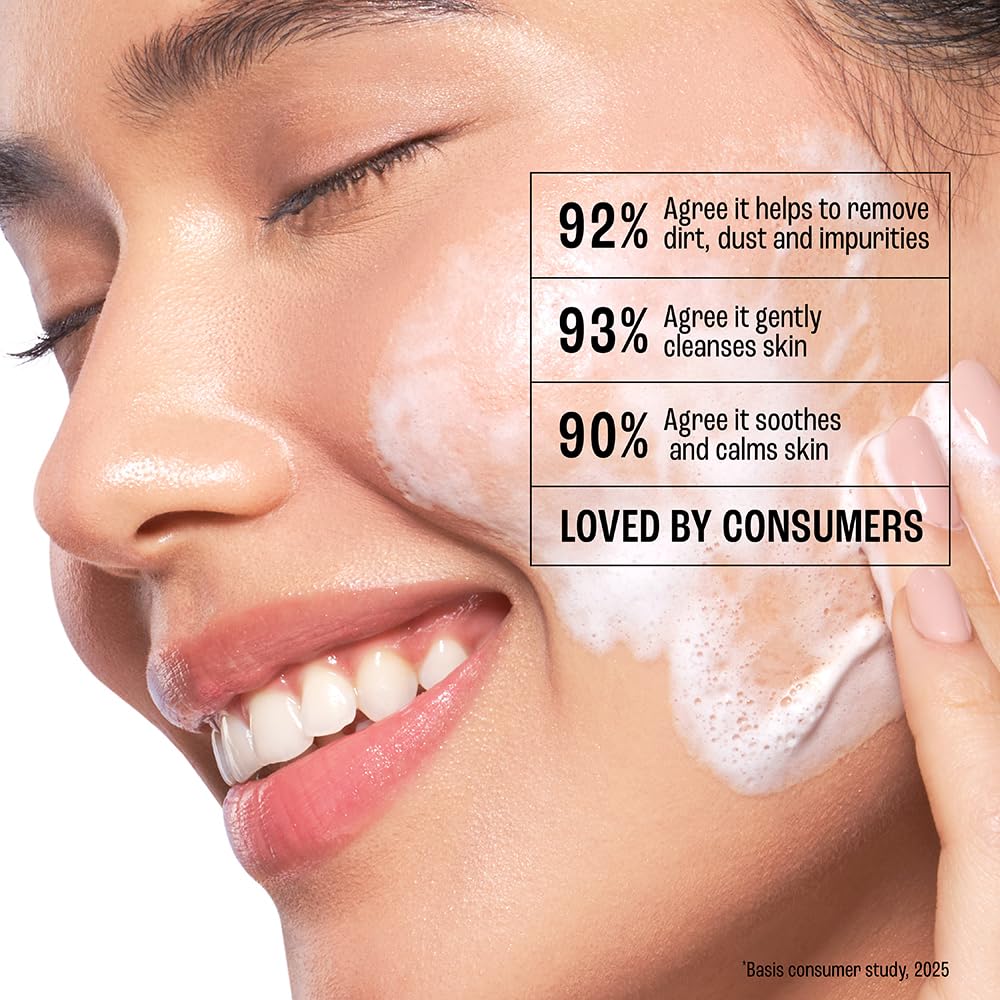 LAKME Blush & Glow, Gentle Jelly Face Wash, 100 g, for Fresh Visible Glow, with Avocado Matcha & Salicylic Acid, Unclogs Pores Effectively, Ideal for Oily & Combination Skin