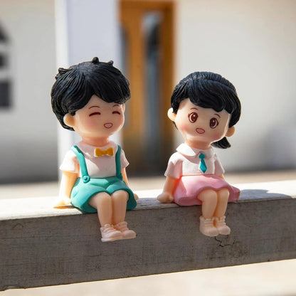 Mini Couples Romantic Gift for Girlfriend Boyfriend Figurines and Valentine Decoration Items Showpiece for Valentines Gift Miniature Set for Living Room Bed Room Decoration