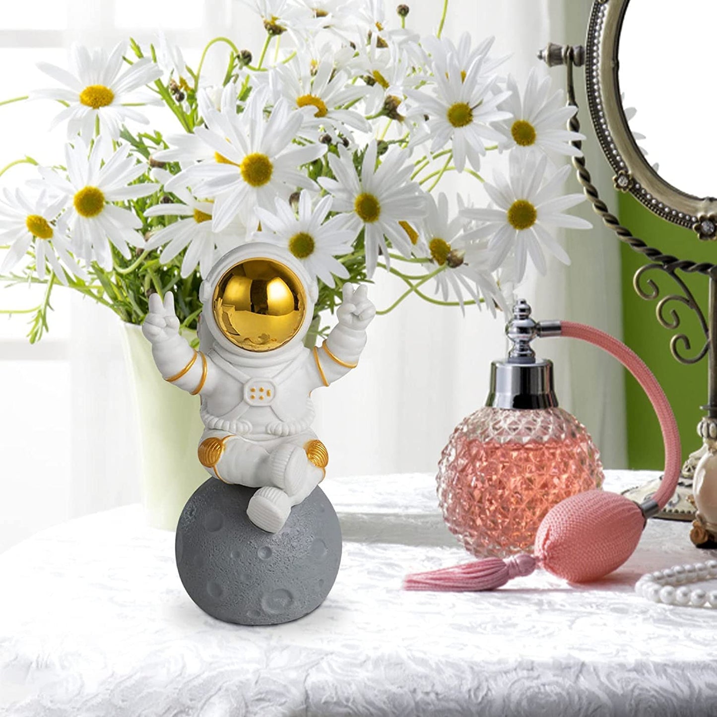 Street27® Cute Outer Space Astronaut Figurine Action Figure Toys Statue for Showpiece Home Living Room Decor Office Desktop Decoration Car Dashboard, Kids Birthday Party Gift, Resin