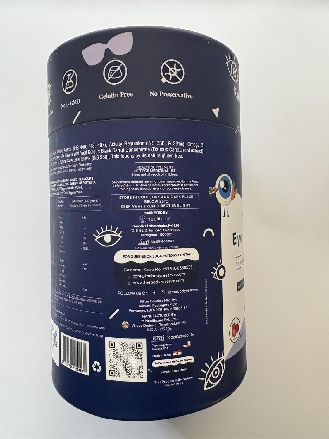 Back view of a supplement container with text and icons on a white background