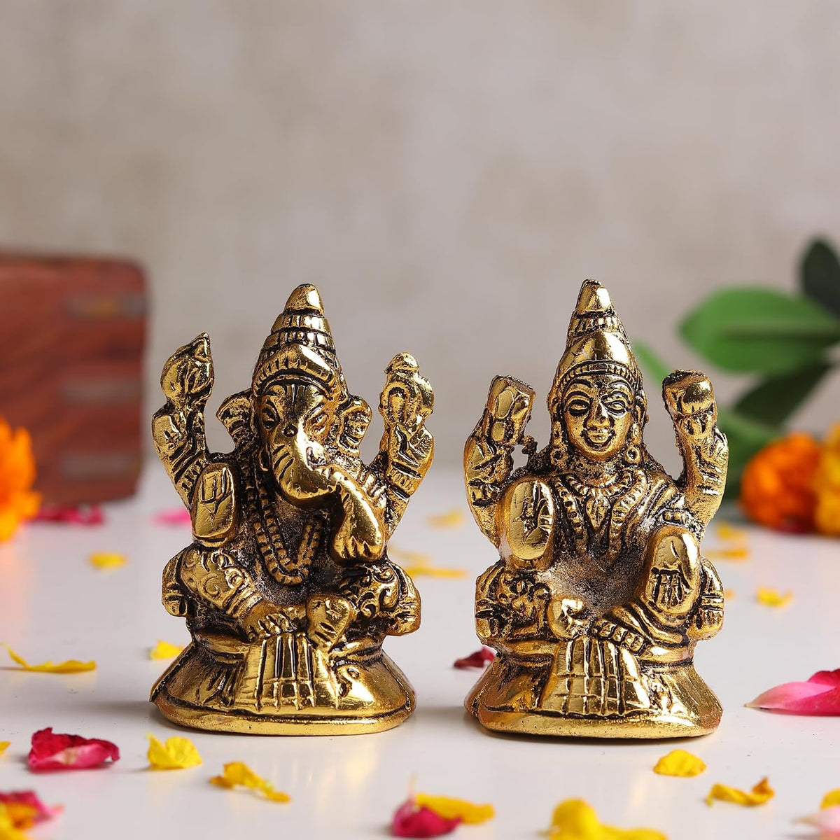 Laxmi Ganesh Figurine | Decorative God Idol for Home | Pooja Idol & God Murti | Diwali Decoration & Gift Article (L7 x W7 x H10 cm)