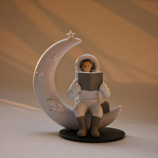 Street27® Cute Outer Space Astronaut Figurine Action Figure Toys Statue for Showpiece Home Living Room Decor Office Desktop Decoration Car Dashboard, Kids Birthday Party Gift, Resin