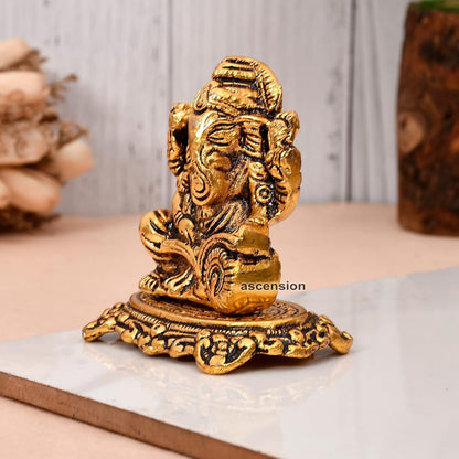 Designer Metal Lord Ganesha Statue Golden Brass Hindu God Ganesh Ganpati Sitting Idol Blessing Ganpati Sculpture for Home Decor Diwali Puja Home Decoration Festival Gifts