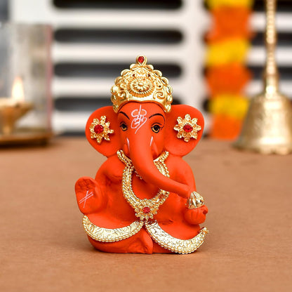 Ganesh Idol Murti Statue for Car Dashboard Gift Ceramic Terracotta Gold Plated Gift for Ganpati Festival Ganesha Idol for Gifts, Showpiece for Home Pooja Room Diwali Decoration.