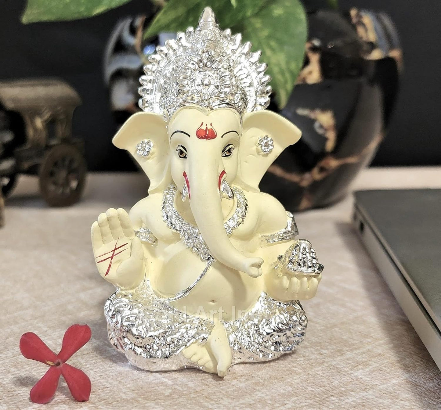 Gold Art Indiagold And Silver Plated Ganesha Idol Silver Chandan Ganesh Idol For Car Dashboard Ganesha Murti Ganpati Idol For Home Decor Puja Lord Ganesh Statue Gift For Office Desk Puja Room Figurine
