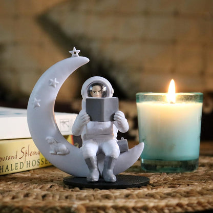 Street27® Cute Outer Space Astronaut Figurine Action Figure Toys Statue for Showpiece Home Living Room Decor Office Desktop Decoration Car Dashboard, Kids Birthday Party Gift, Resin