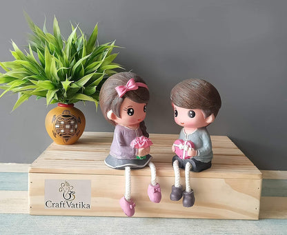 Romantic Love Couple Miniature Statue Showpiece for Gift Husband Wife Girlfriend Boyfriend Girls Boys Home Decor Items