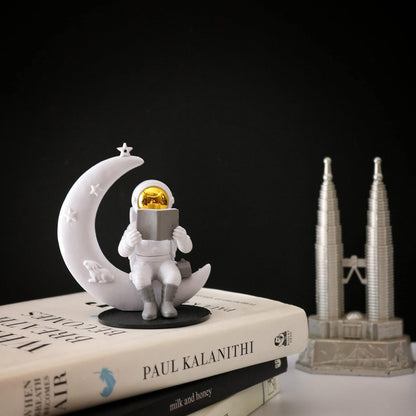 Street27® Cute Outer Space Astronaut Figurine Action Figure Toys Statue for Showpiece Home Living Room Decor Office Desktop Decoration Car Dashboard, Kids Birthday Party Gift, Resin