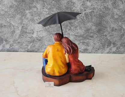 Resin Romantic Love Couple Under Umbrella Statue, 7 x 6 x 4 Inches, Multicolour