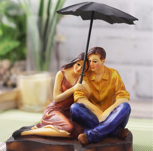 Resin Romantic Love Couple Under Umbrella Statue, 7 x 6 x 4 Inches, Multicolour
